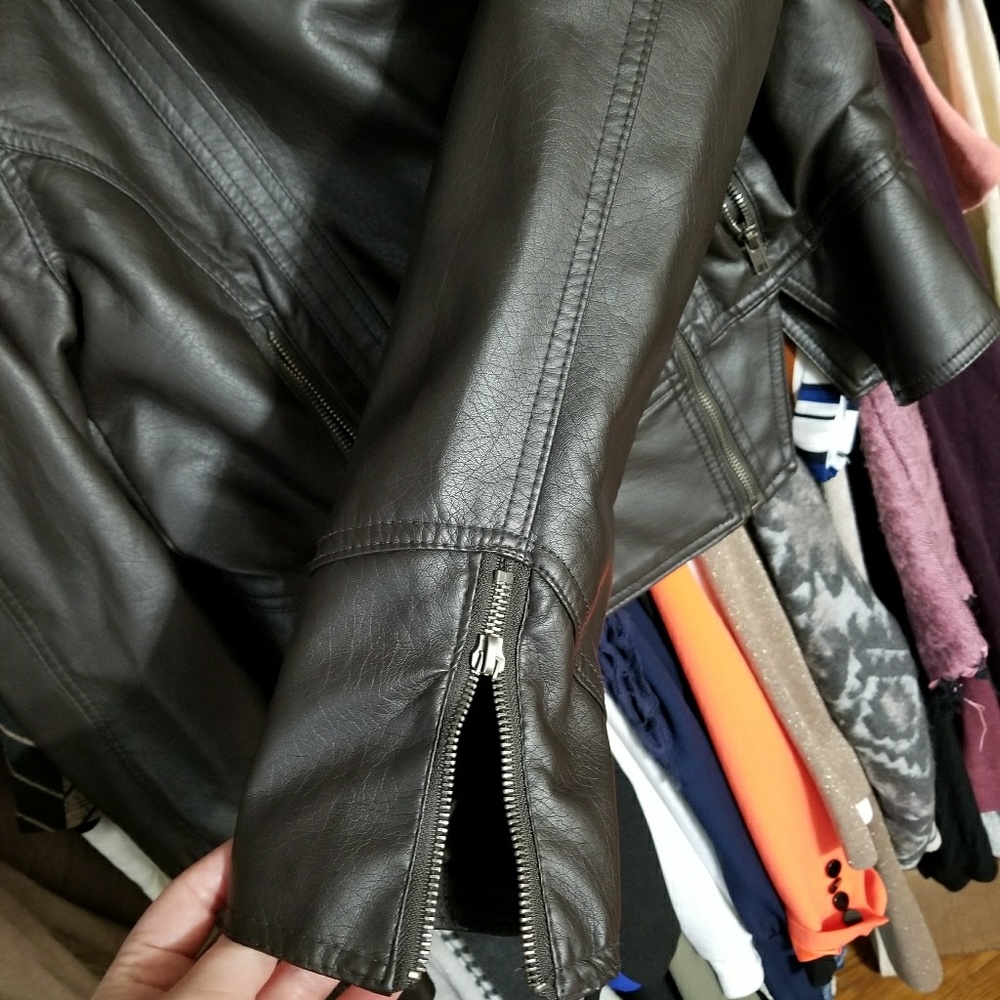 Jacket - Picture 2 of 5